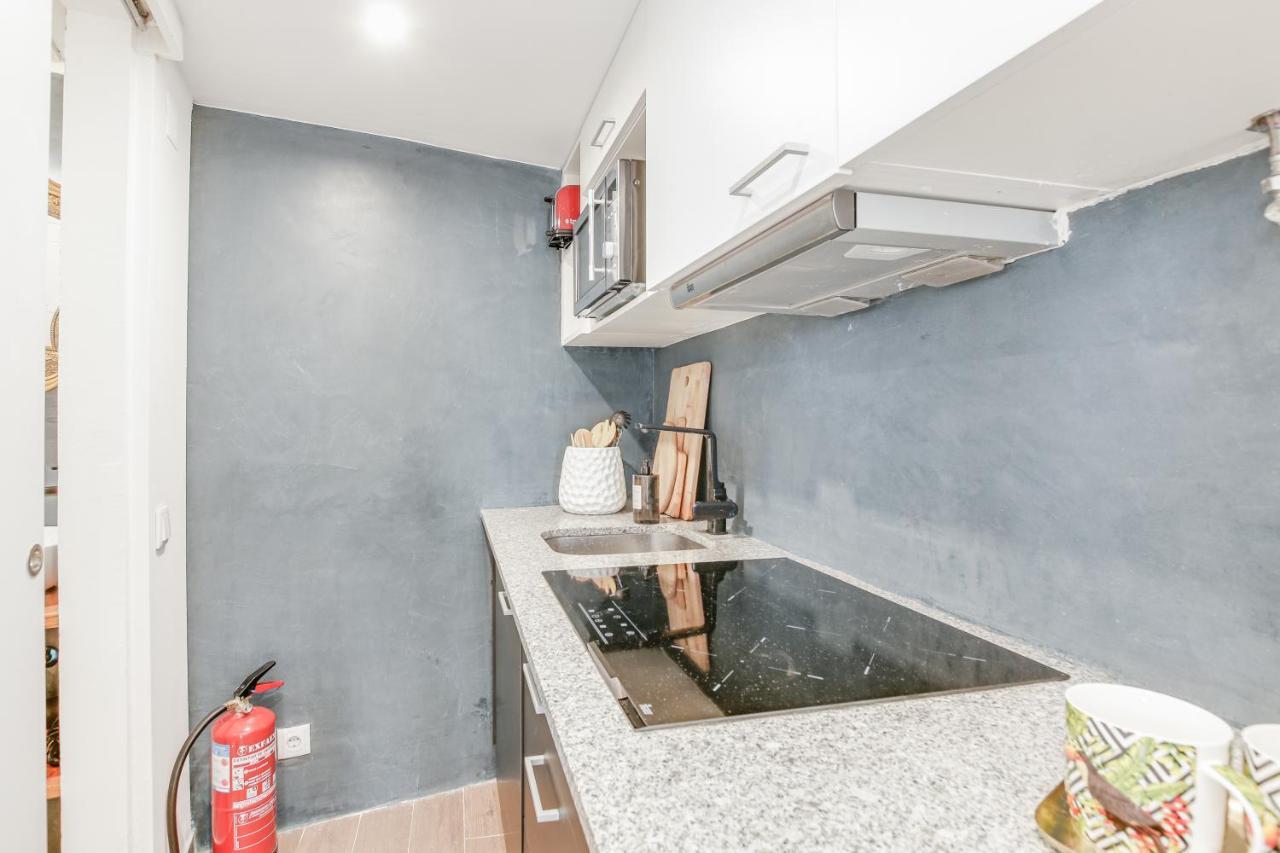 Alfama Lyfe Apartment Lisbon Bagian luar foto