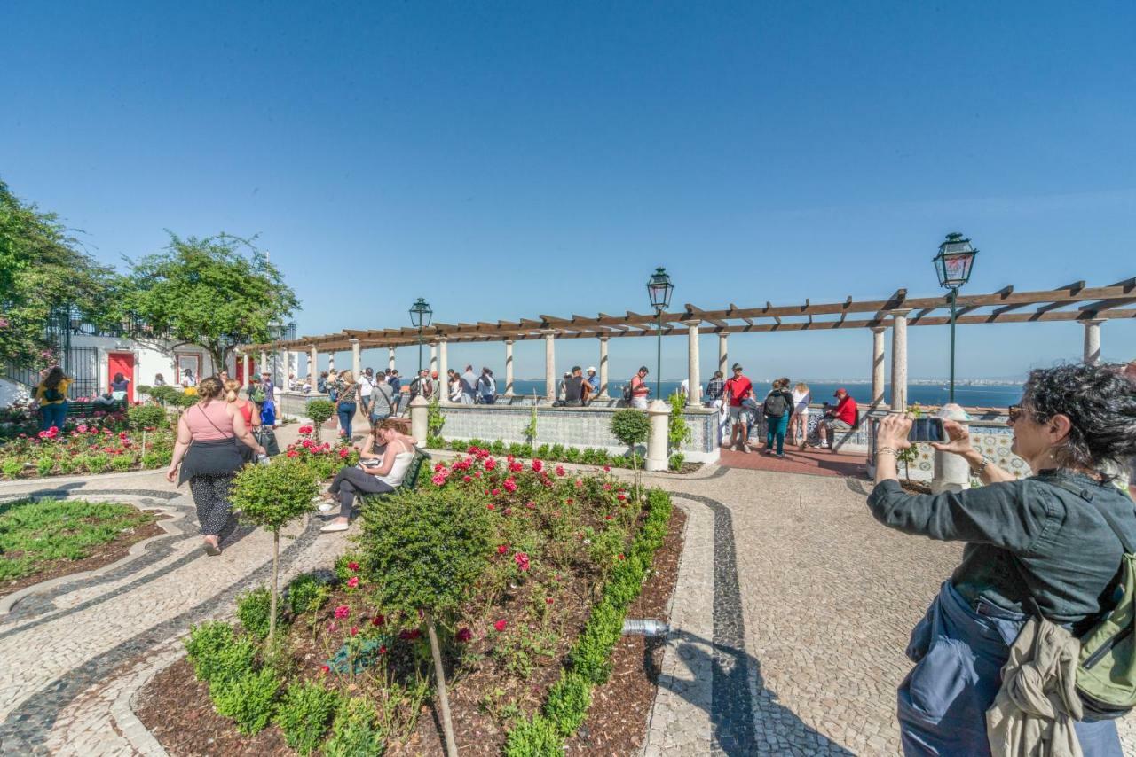 Alfama Lyfe Apartment Lisbon Bagian luar foto