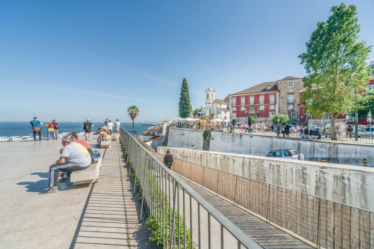 Alfama Lyfe Apartment Lisbon Bagian luar foto